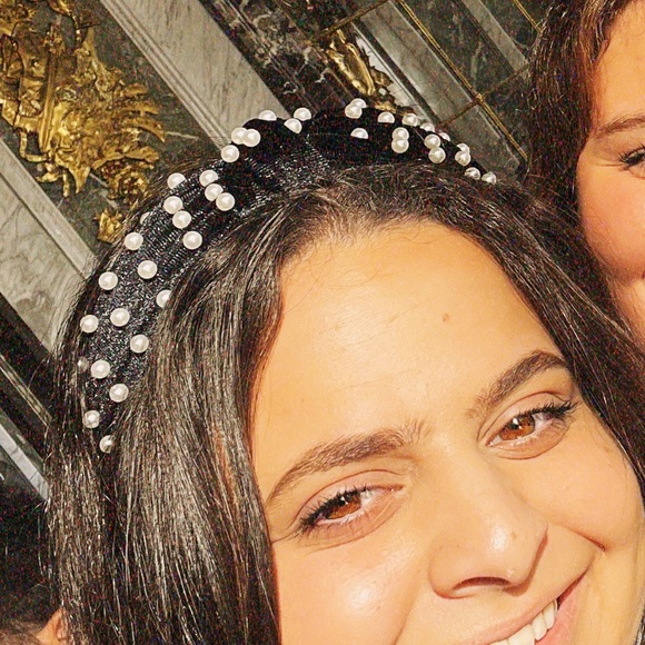 Black Velvet Pearl Headband - Picture 4 of 4